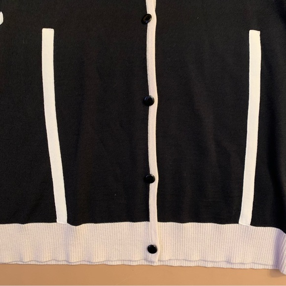 St. John long sleeve wool sweater size large color block white black! - Picture 3 of 7